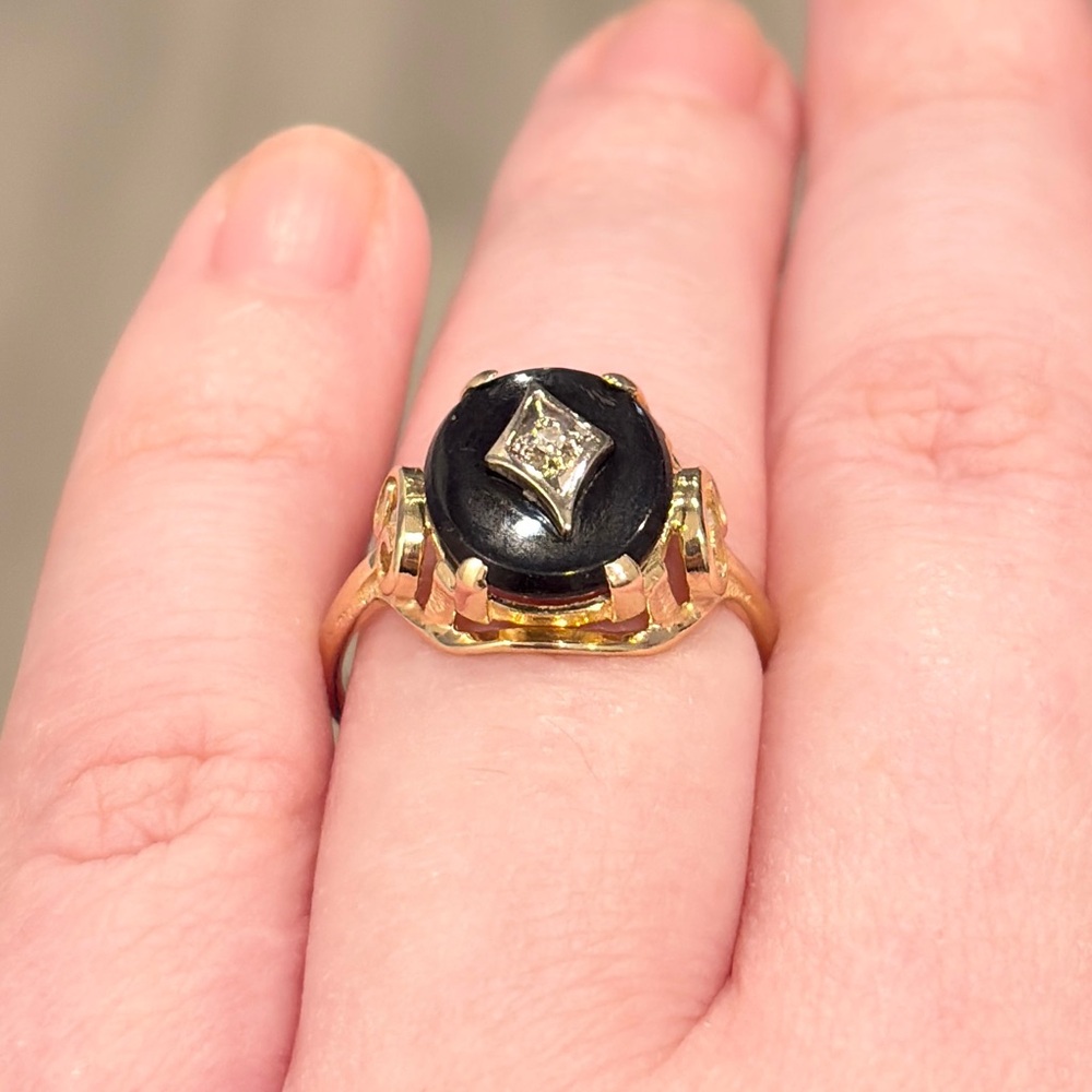 Vintage 14K Art Deco Onyx Diamond Ring, Yellow Gold Black Oval Size 7.25 - Picture 5 of 17